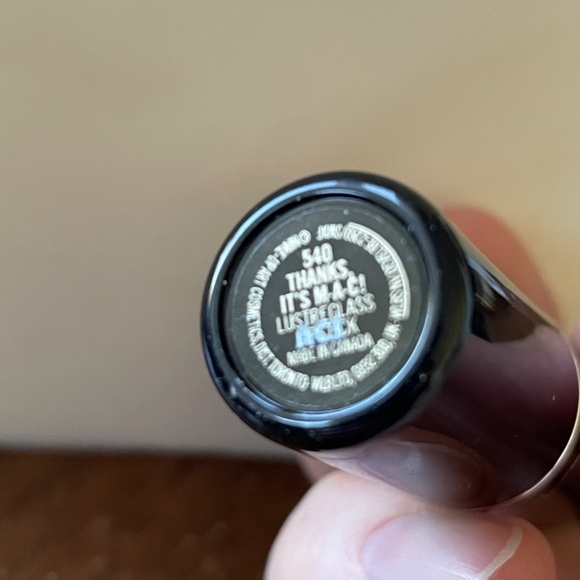 MAC Lustreglass Lipstick - Picture 3 of 4